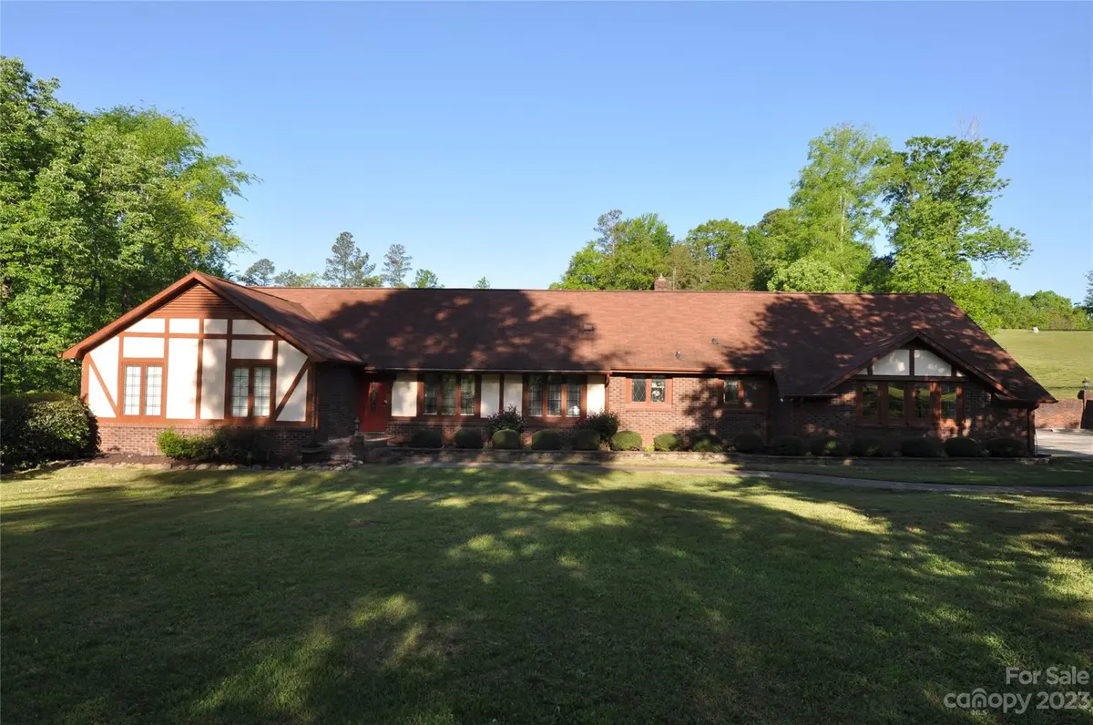 678 Pineview Lakes DR #4, Chester, SC 29706