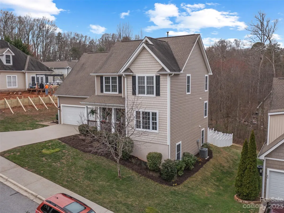 26 Wayward PATH, Candler, NC 28715