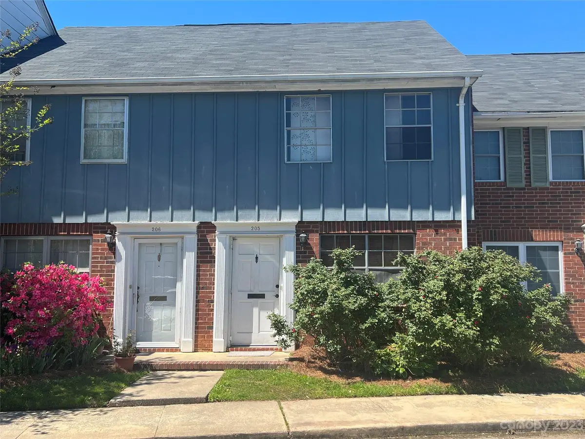 1300 Larchmont PL #205, Salisbury, NC 28144