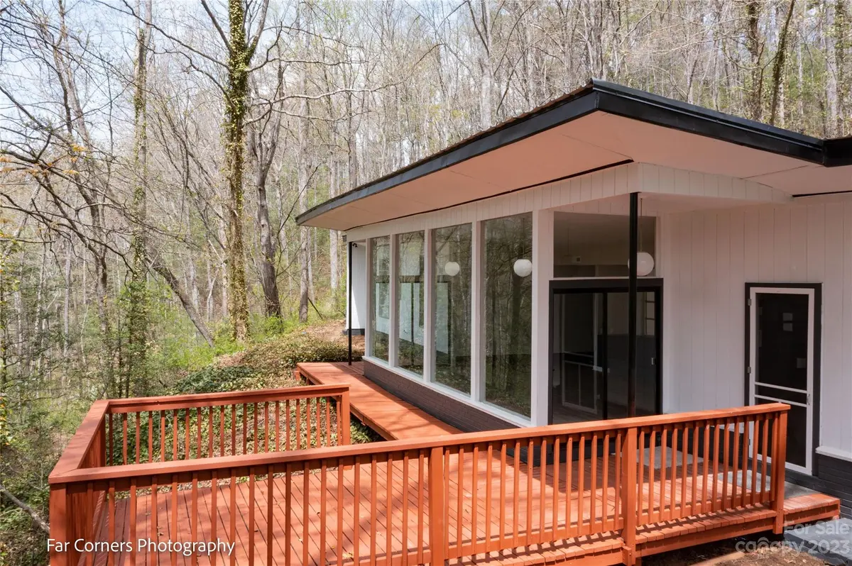103 Riverwood DR, Sylva, NC 28779