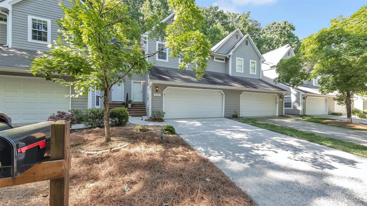 9034 Saint Pierre LN, Charlotte, NC 28277