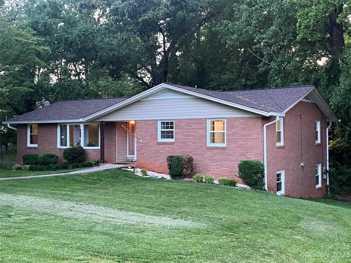 1969 11th Street CT NW, Hickory, NC 28601