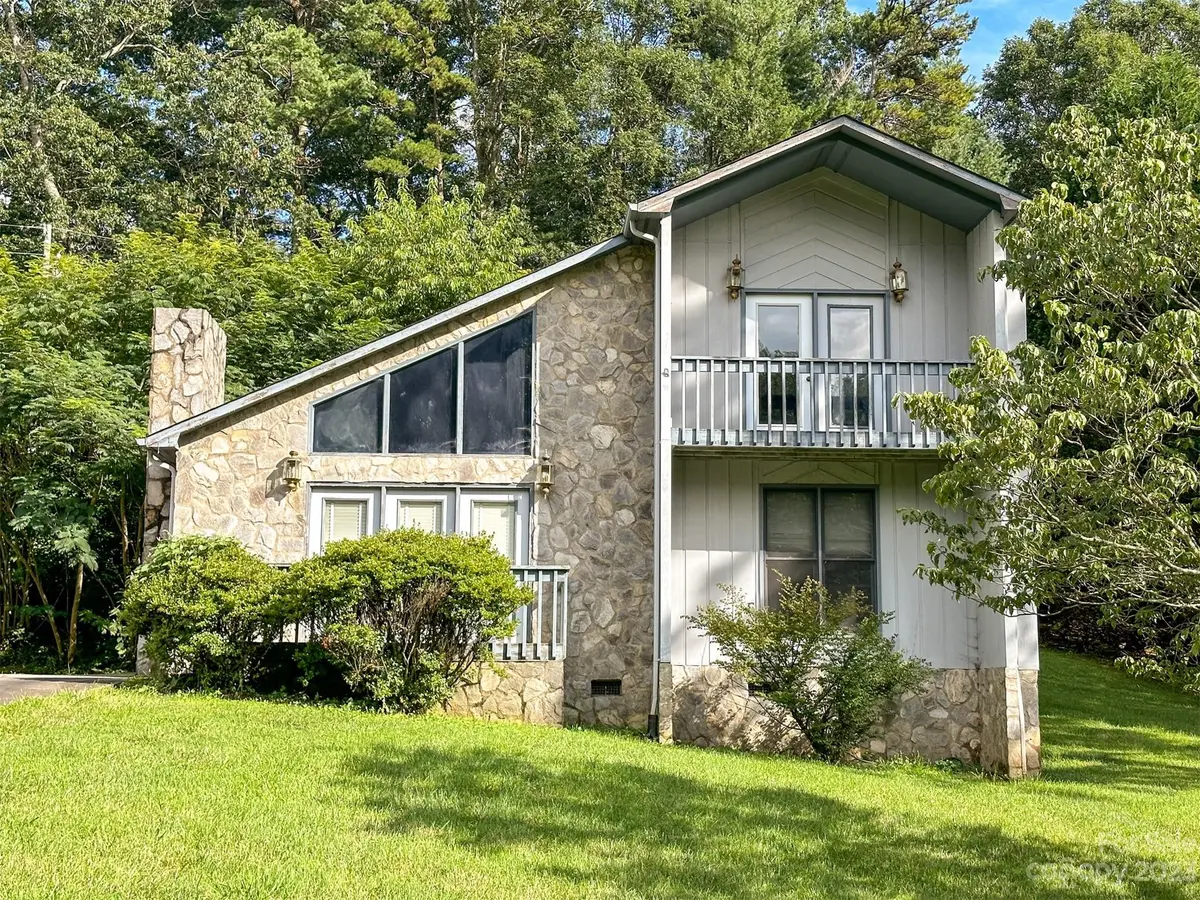 4451 Magnolia LN, Hudson, NC 28638