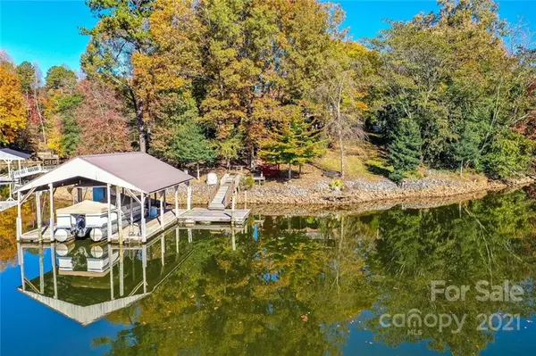 6055 Chaucer LN, Granite Falls, NC 28630