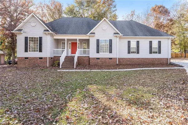 1753 Rosewood LN, Lancaster, SC 29720