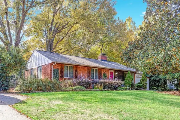 5736 Wedgewood DR, Charlotte, NC 28210