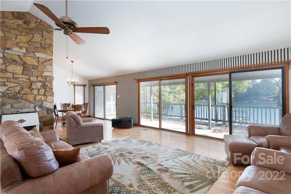 1177 Westshore DR, Ridgeway, SC 29130