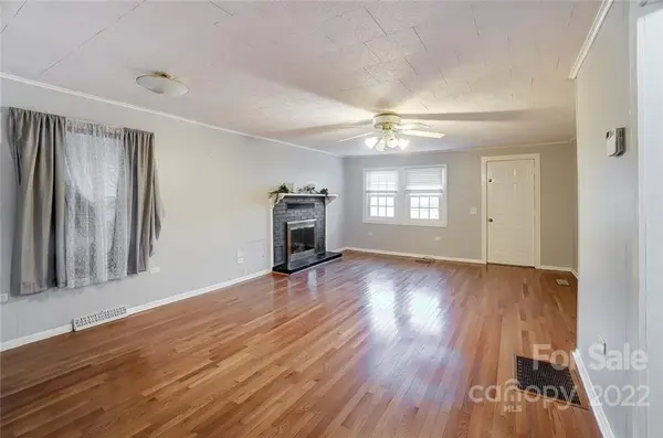 2717 Sunset DR, Gastonia, NC 28054