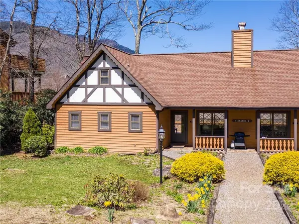 420 Overlook DR #Azalea 1, Burnsville, NC 28714