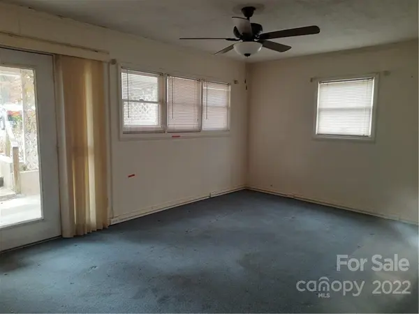 2829 Allen RD S, Charlotte, NC 28269