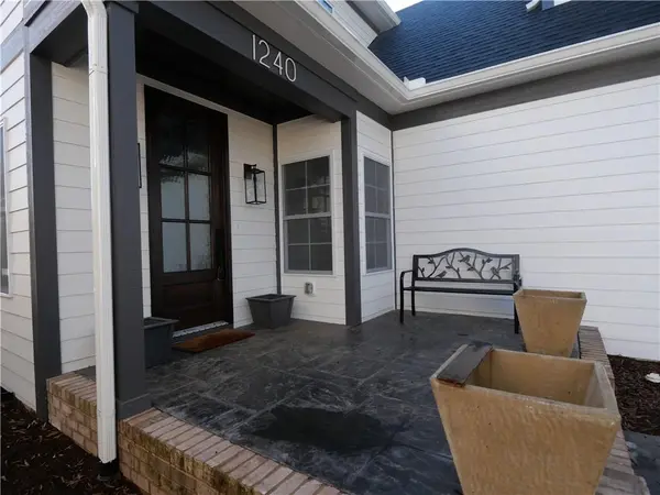 1240 6th ST NW, Hickory, NC 28601