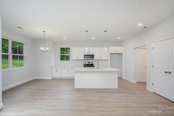9404 Misenheimer RD, Charlotte, NC 28215