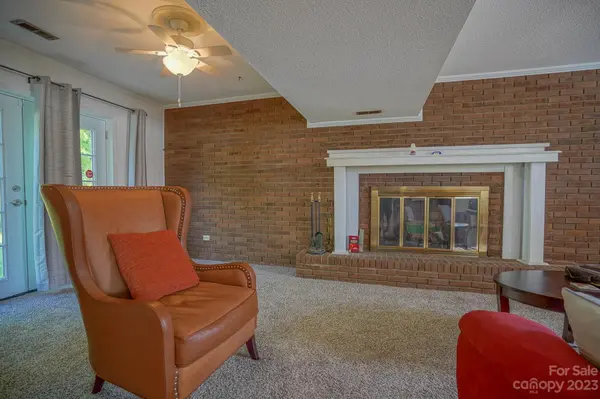 1803 Kingston DR, Gastonia, NC 28052