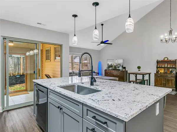 62 Downing Park CT, Brevard, NC 28712
