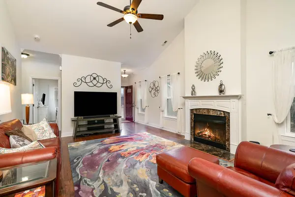 2309 Stratford GLN, Belmont, NC 28012