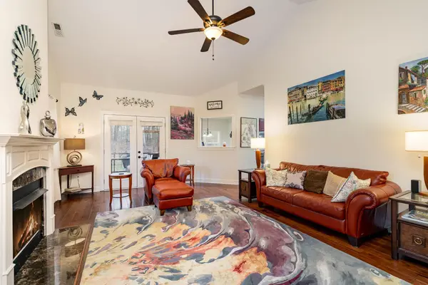 2309 Stratford GLN, Belmont, NC 28012