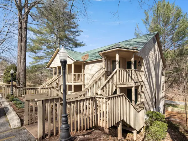 160 Whitney BLVD #3, Lake Lure, NC 28746