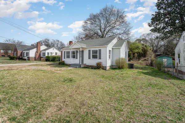 1104 Linwood RD, Gastonia, NC 28052