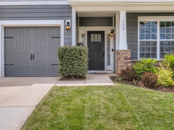 119 Canoe Pole LN, Mooresville, NC 28117