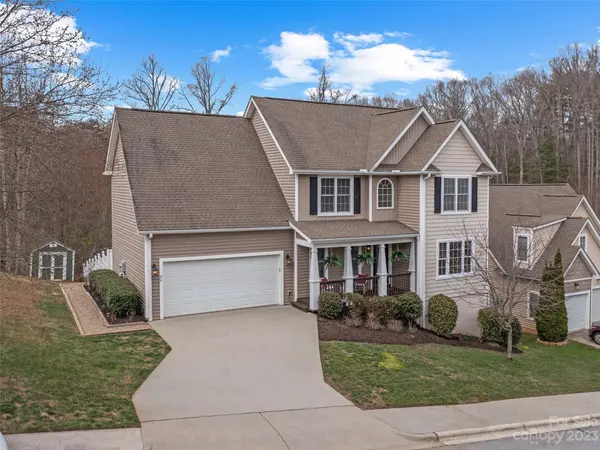 26 Wayward PATH, Candler, NC 28715