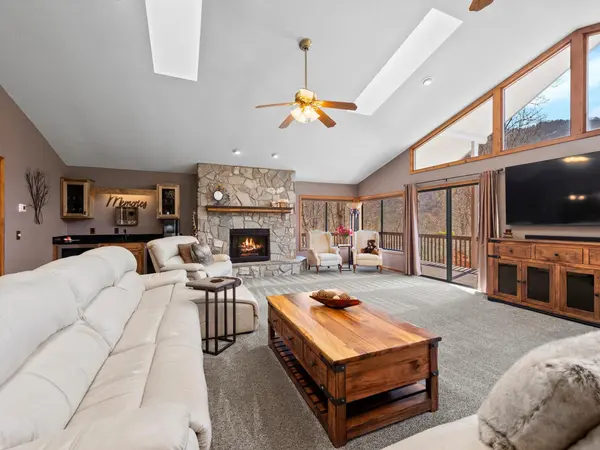212 Nicholas LN, Maggie Valley, NC 28751