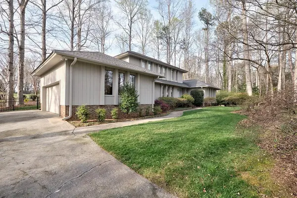 62 Timberidge DR, Lake Wylie, SC 29710