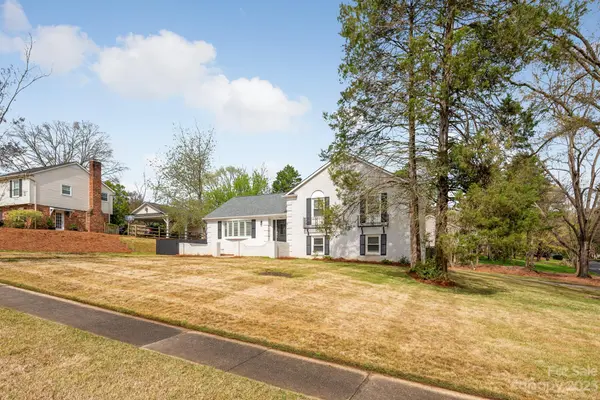 7100 Abbotswood DR, Charlotte, NC 28226