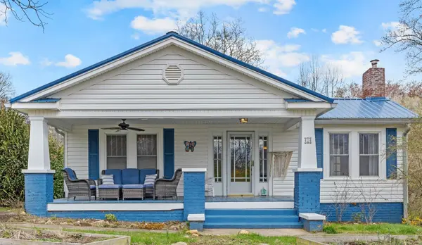104 Eastwood AVE, Swannanoa, NC 28778