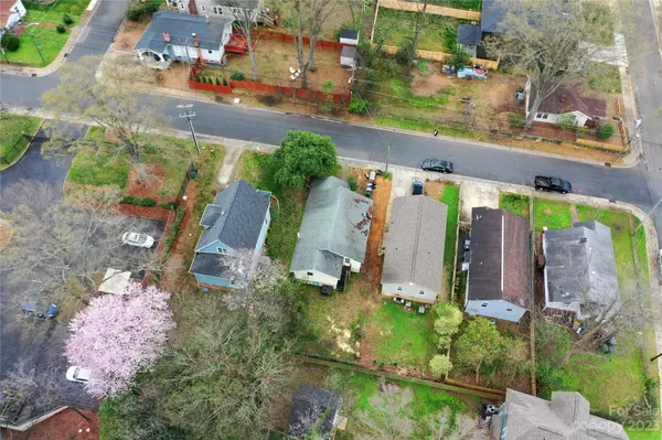 1613 Mcdowell ST N, Charlotte, NC 28205