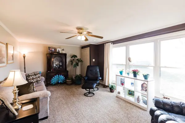 6992 Royal Heights CIR, Hickory, NC 28602