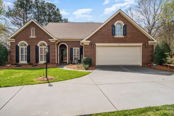 7035 Walton Heath LN, Charlotte, NC 28277