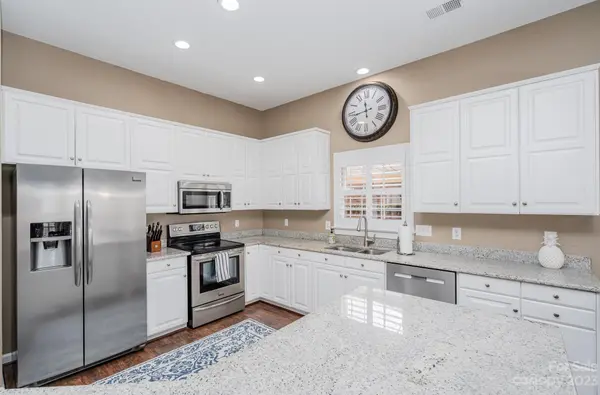 7035 Walton Heath LN, Charlotte, NC 28277