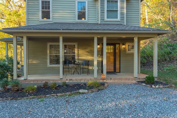 202 Mostert DR, Asheville, NC 28804