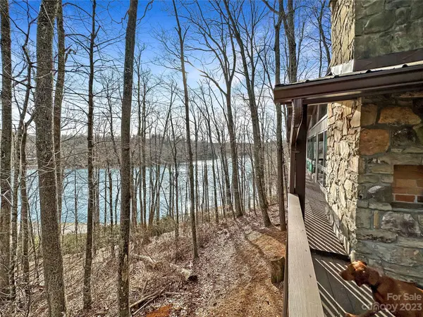 154 Lady Slipper LOOP, Newland, NC 28657