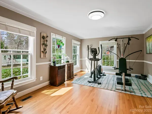 24 Glen Crest DR, Arden, NC 28704