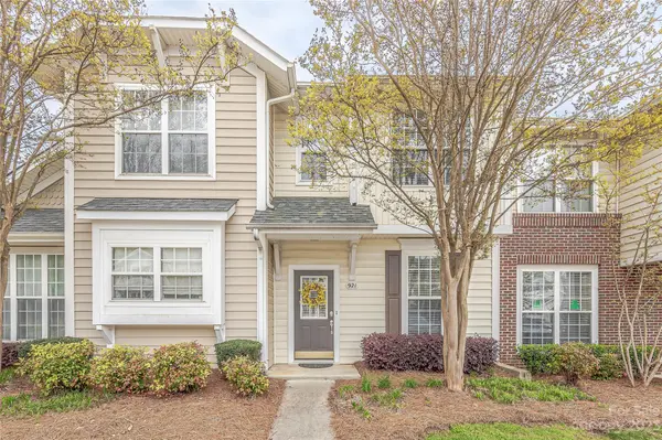 921 Azurine CIR, Fort Mill, SC 29708