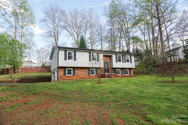 1444 Hardwood CIR, Newton, NC 28658