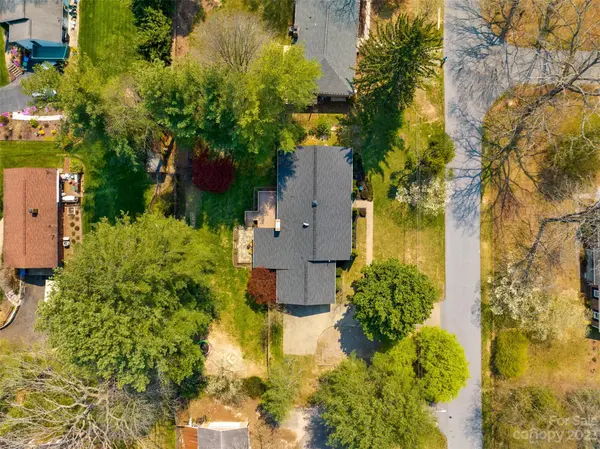 13 Norman RD, Fletcher, NC 28732