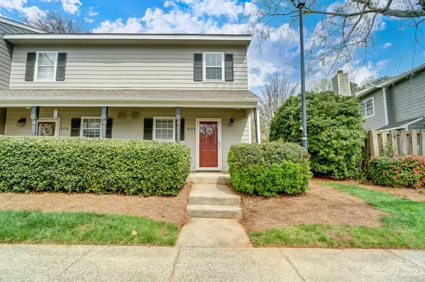 6124 Heathstone LN, Charlotte, NC 28210