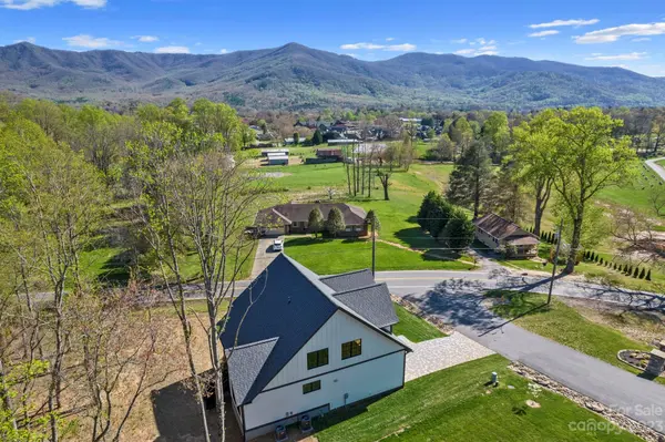 103 Whispering Wind DR, Black Mountain, NC 28711