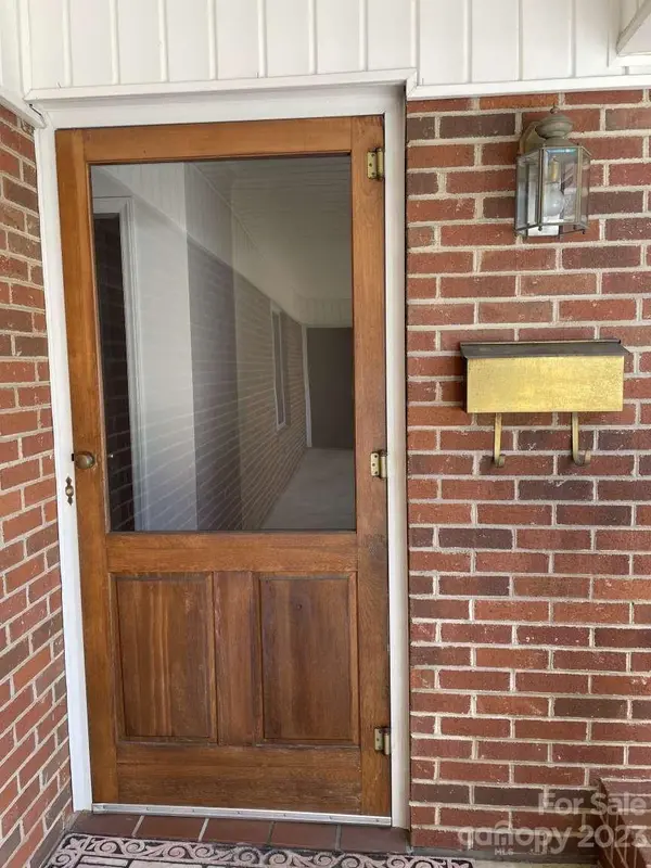 100 W Park AVE #A, Mooresville, NC 28115