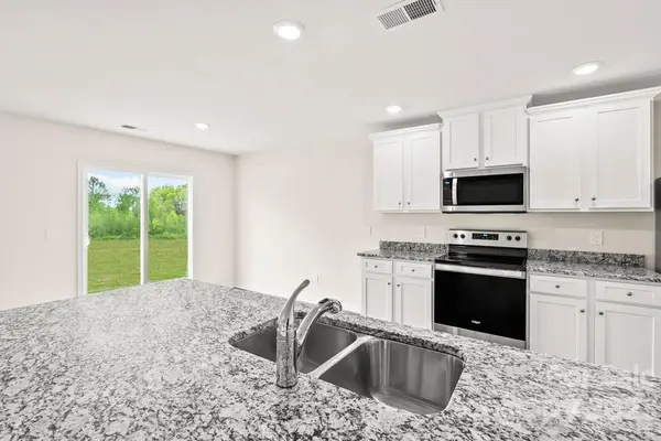1140 Nia RD, Charlotte, NC 28215