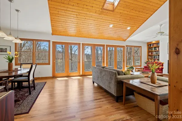 848 Panther Branch RD, Hot Springs, NC 28743