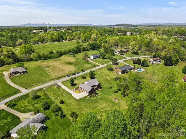 3798 Heatherbrook TRL, Vale, NC 28168