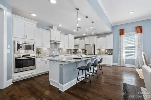 6509 Shoff CIR, Charlotte, NC 28215