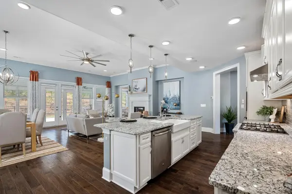 6509 Shoff CIR, Charlotte, NC 28215