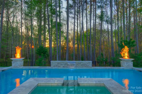 828 Abbeywood DR, Waxhaw, NC 28173