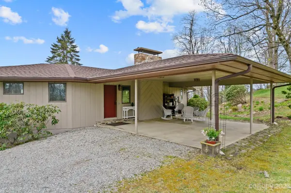 923 Rich Knob RD, Little Switzerland, NC 28749