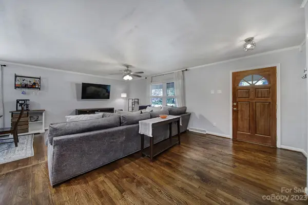 6406 Wheeler DR, Charlotte, NC 28211