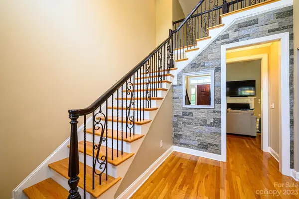 31 Emerson CT, Taylorsville, NC 28681